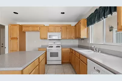 5739 Avenida Entrada, Palmdale, CA 93551 - Photo 18