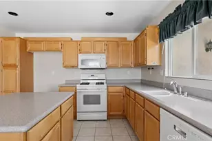 5739 Avenida Entrada, Palmdale, CA 93551 - Photo 18