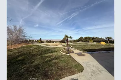 5739 Avenida Entrada, Palmdale, CA 93551 - Photo 24