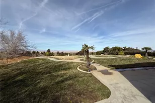 5739 Avenida Entrada, Palmdale, CA 93551 - Photo 24