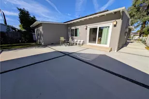 23130 Victory, Woodland Hills, CA 91367 - Photo 18