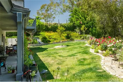 24537 Peachland Avenue, Newhall, CA 91321 - Photo 8