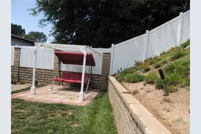 27246 Via Marcia, Saugus, CA 91350 - Photo 24