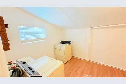 4025 Melrose Ave., Los Angeles, CA 90029 - Photo 2