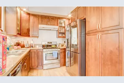 7945 Woodman Avenue, Panorama City, CA 91402 - Photo 28