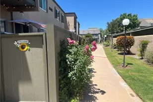 25735 Hogan Dr, Valencia, CA 91355 - Photo 4