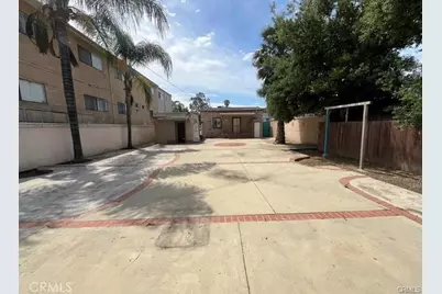 14717 Victory Boulevard, Van Nuys, CA 91411 - Photo 1