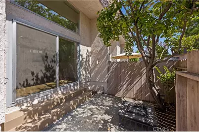 17943 Magnolia Boulevard #16, Encino, CA 91316 - Photo 2
