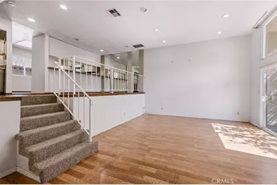 17943 Magnolia Boulevard #16, Encino, CA 91316 - Photo 2