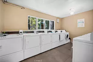 355 N Maple St, Burbank, CA 91505 - Photo 20