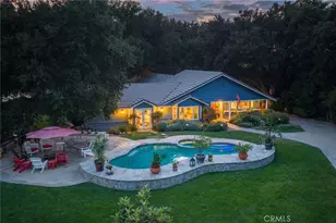 24713 Choke Cherry Ln, Newhall, CA 91321 - Photo 2
