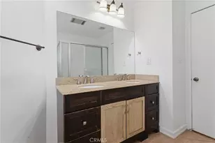 22727 Collins St, Woodland Hills, CA 91367 - Photo 18