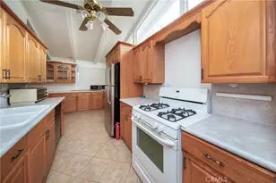 7421 Ostrom Ave, Van Nuys, CA 91406 - Photo 6