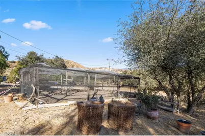 30325 N Brandywine Canyon, Canyon Country, CA 91351 - Photo 32