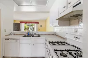 8601 Sunland Blvd, Los Angeles, CA 91352 - Photo 12