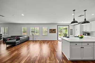 28502 Agajanian, Saugus, CA 91390 - Photo 12