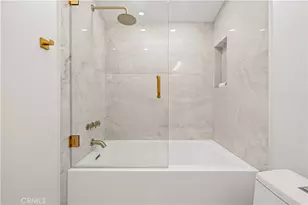 22263 Flanco, Woodland Hills, CA 91364 - Photo 46