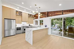 22263 Flanco, Woodland Hills, CA 91364 - Photo 30