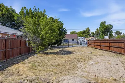 325 McCord Ave, Bakersfield, CA 93308 - Photo 6