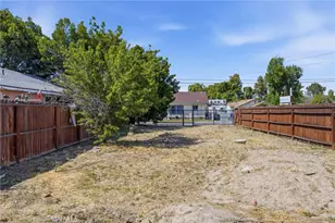 325 McCord Ave, Bakersfield, CA 93308 - Photo 6
