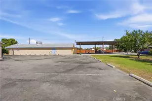 325 McCord Ave, Bakersfield, CA 93308 - Photo 2
