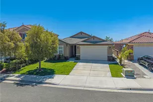 20311 Amorette Ct, Saugus, CA 91350 - Photo 2