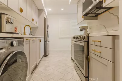 7250 Franklin Avenue #1008, Los Angeles, CA 90046 - Photo 10