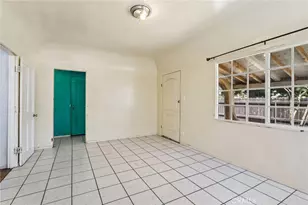 7315 Woodley, Van Nuys, CA 91406 - Photo 8