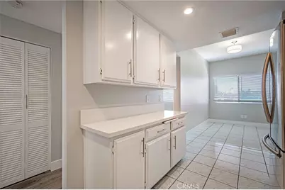 6323 Reseda Boulevard #2, Tarzana, CA 91335 - Photo 6