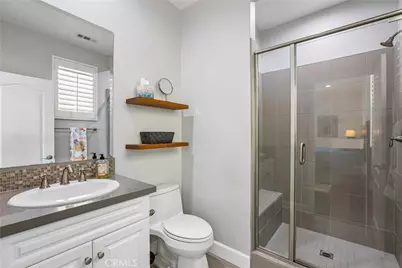 22462 Plantation Court, Saugus, CA 91350 - Photo 16