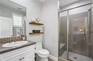 22462 Plantation Ct, Saugus, CA 91350 - Photo 16