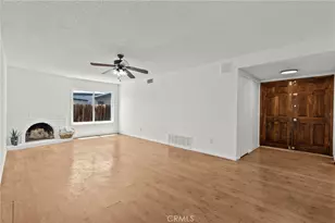 21124 Rosedell, Saugus, CA 91350 - Photo 2