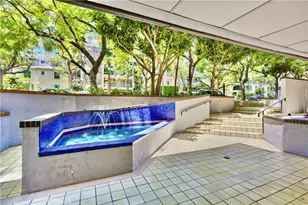 324 N Palm Dr, Beverly Hills, CA 90210 - Photo 30