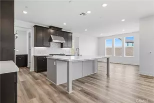 28716 Orange Pk Dr, Castaic, CA 91384 - Photo 2