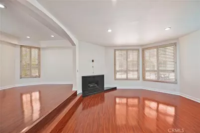 5333 Zelzah Avenue #102, Encino, CA 91316 - Photo 4