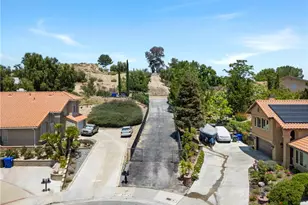 20036 Carson Ct, Saugus, CA 91390 - Photo 4