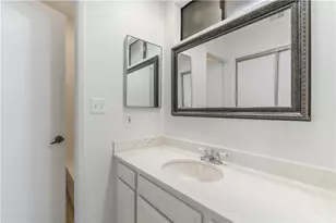 6746 Encino Ave, Lake Balboa, CA 91406 - Photo 20