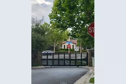 26807 Cottonwood Court, Valencia, CA 91381 - Photo 2
