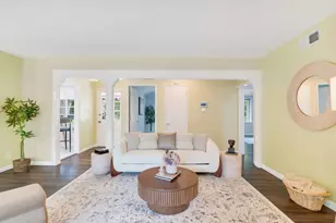 23154 Mariano, Woodland Hills, CA 91367 - Photo 4