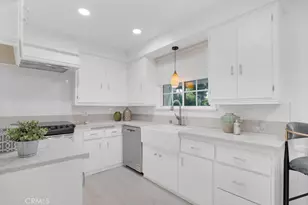 23154 Mariano, Woodland Hills, CA 91367 - Photo 12