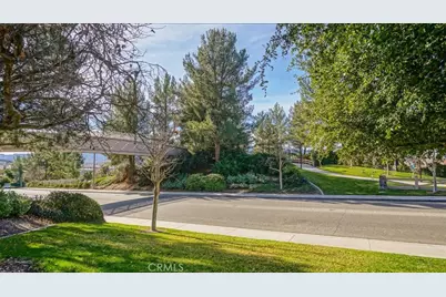 27481 Bridgewater Drive, Valencia, CA 91354 - Photo 22