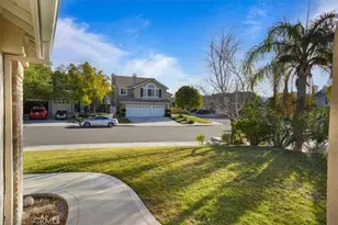 27481 Bridgewater Dr, Valencia, CA 91354 - Photo 2
