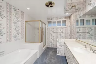 18268 Lake Encino Dr, Encino, CA 91316 - Photo 38