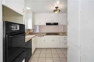 21816 Providencia St, Woodland Hills, CA 91364 - Photo 24