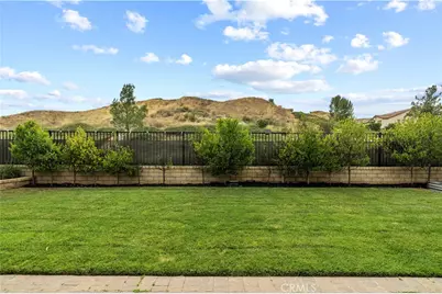 28753 Iron Village Drive, Valencia, CA 91354 - Photo 36