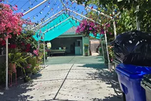 24746 Spruce, Newhall, CA 91321 - Photo 2