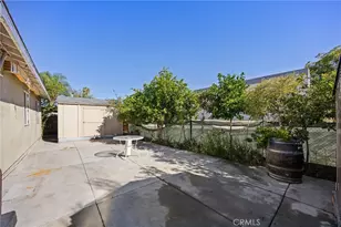 24746 Spruce, Newhall, CA 91321 - Photo 32