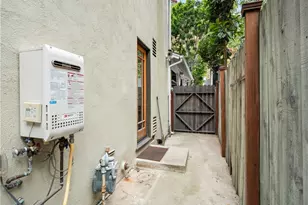 1118 N Beverly Glen Blvd, Los Angeles, CA 90077 - Photo 34