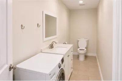 17144 Burton Street, Lake Balboa, CA 91406 - Photo 16