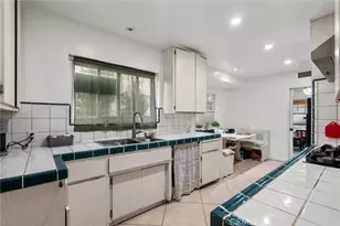 9253 Hayvenhurst Ave, North Hills, CA 91343 - Photo 10